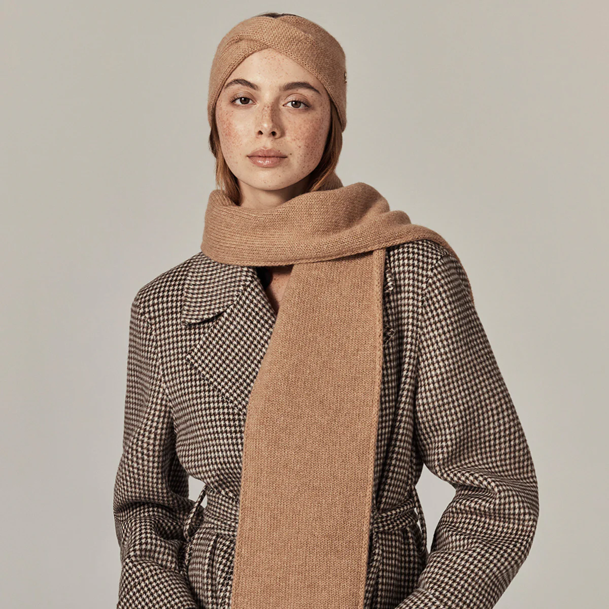 Agnes Cashmere Scarf - Image 13