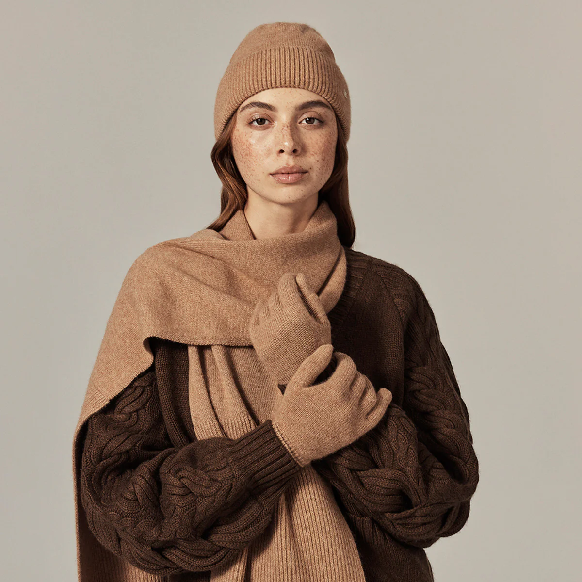 Blaire Cashmere Gloves - Image 12