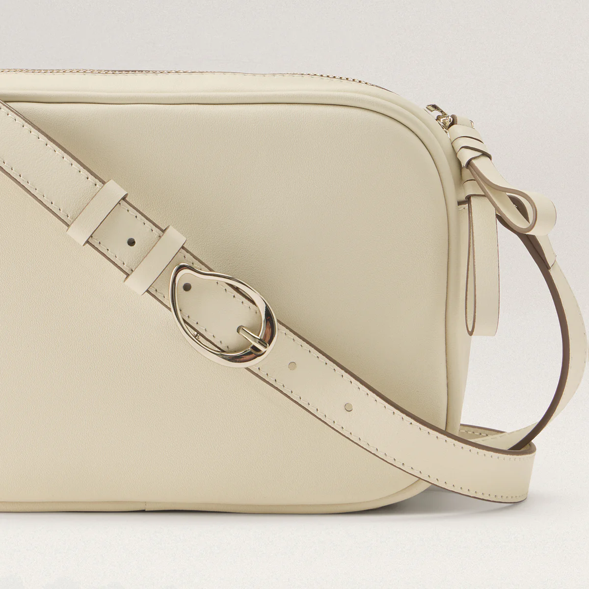 Libi Leather Camera Bag - Image 8