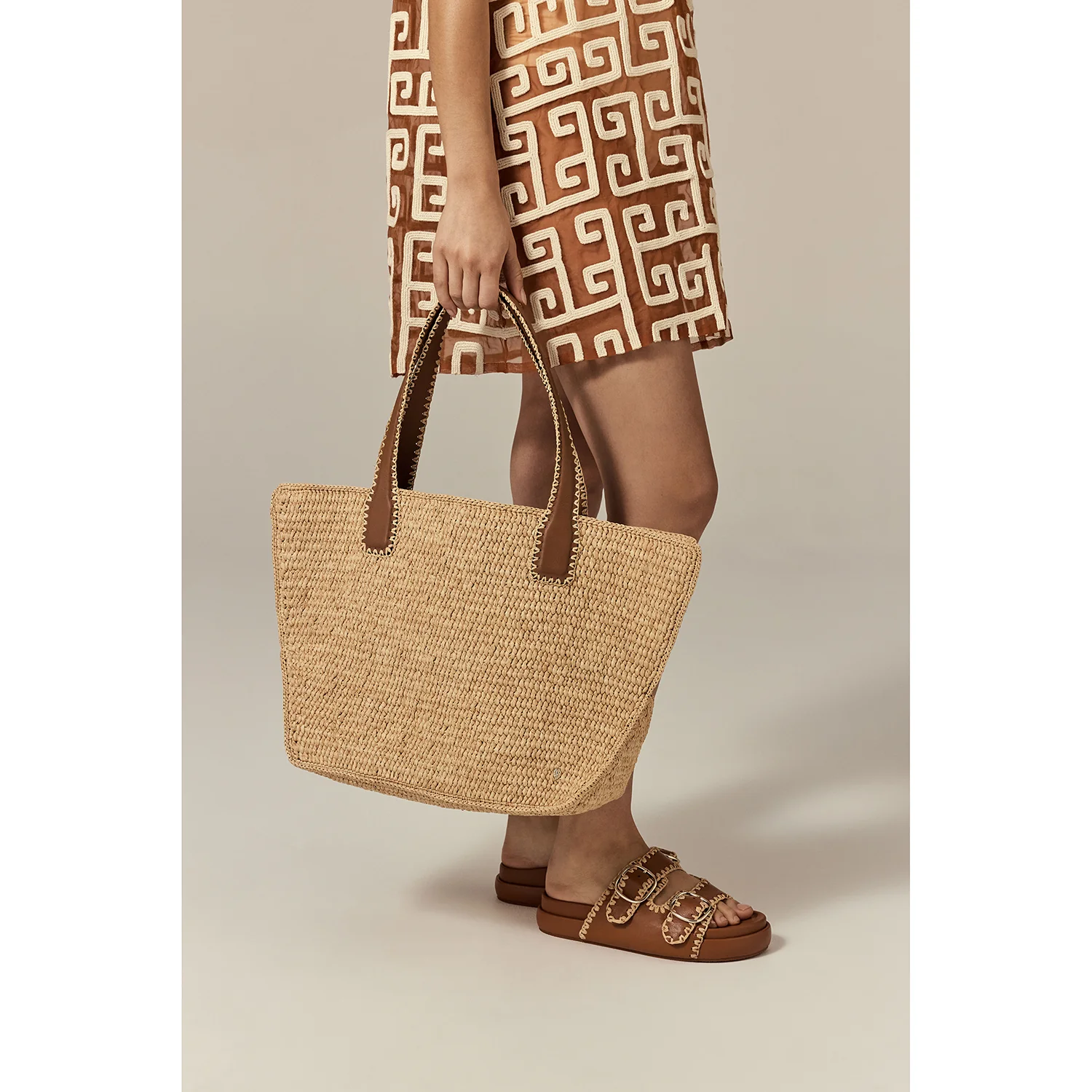 Liyoni Raffia Crochet Tote - Image 10