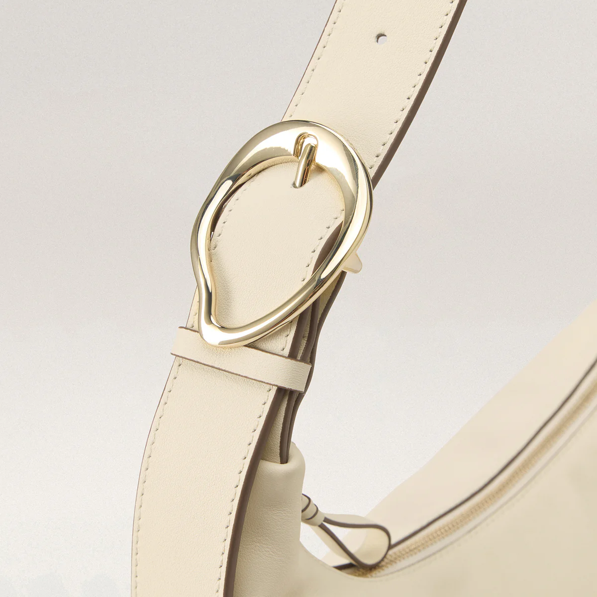 Signy Leather Shoulder Bag - Image 8