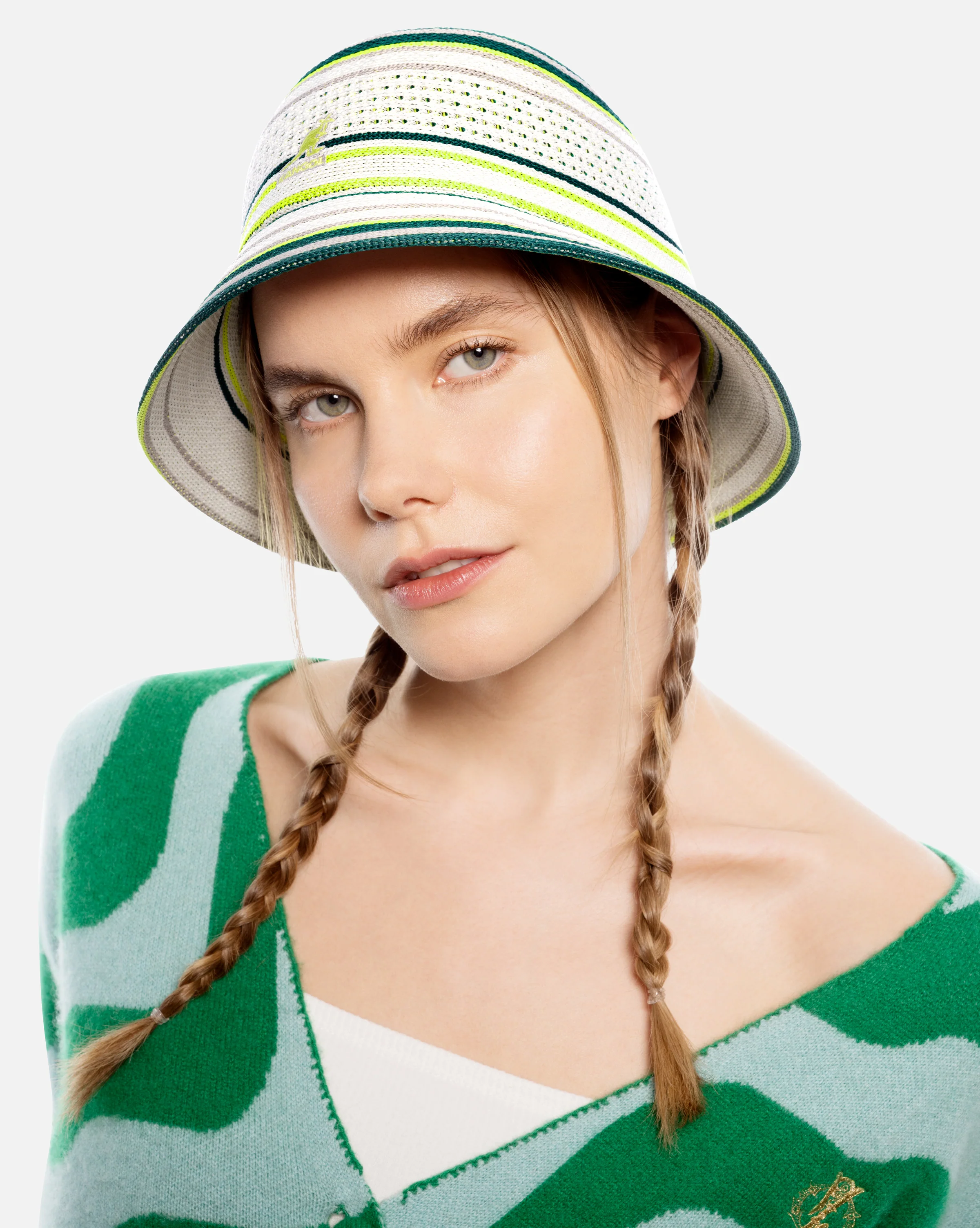 Clubhouse Stripe Casual - Image 4