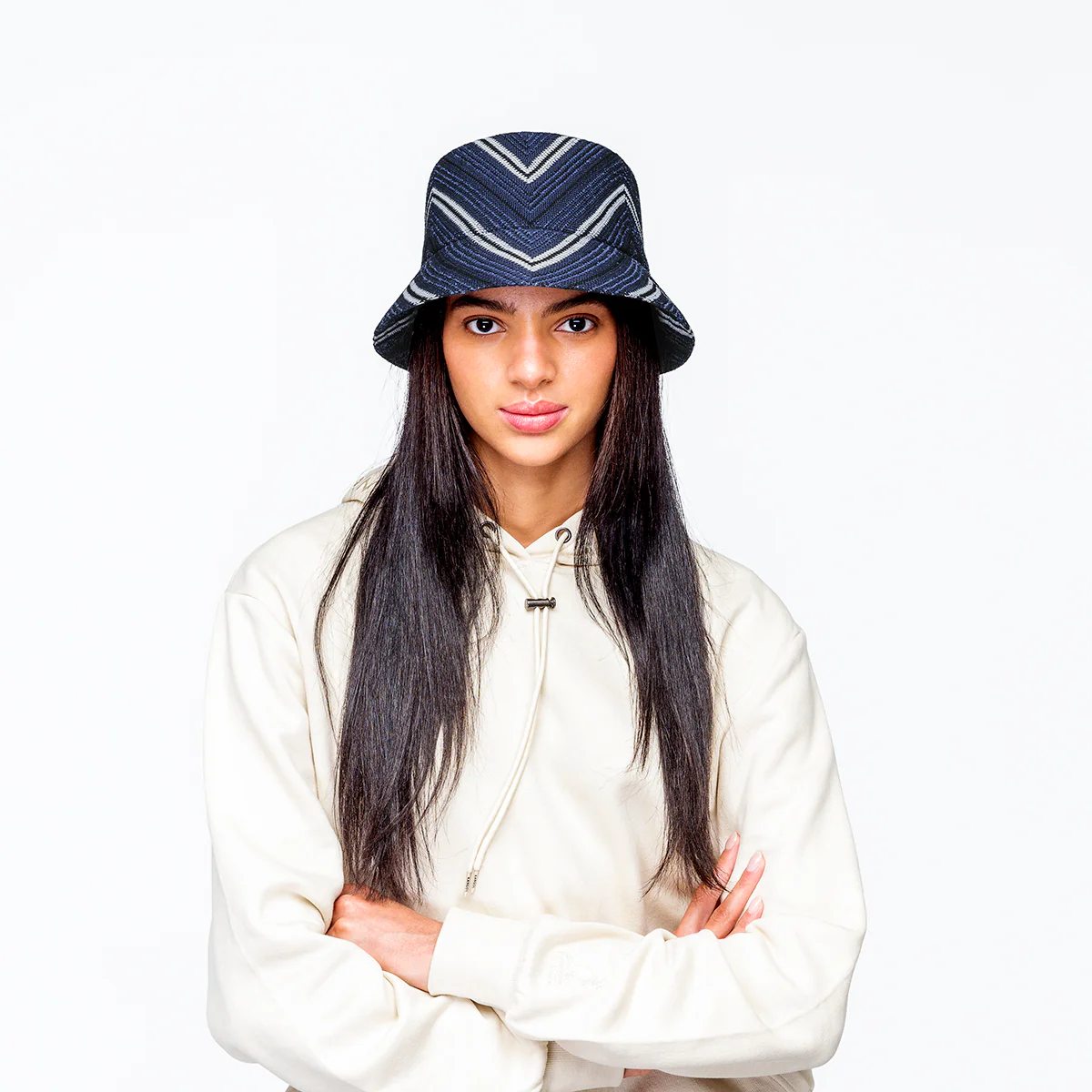 Diagonal Stripes Bucket - Image 4